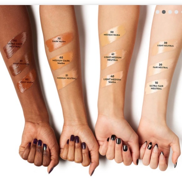 Urban Decay
Hydromaniac Glowy Tinted Hydrator Foundation - Picture 2 of 5